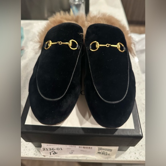 Gucci Shoes - Gucci Princetown Velvet Black